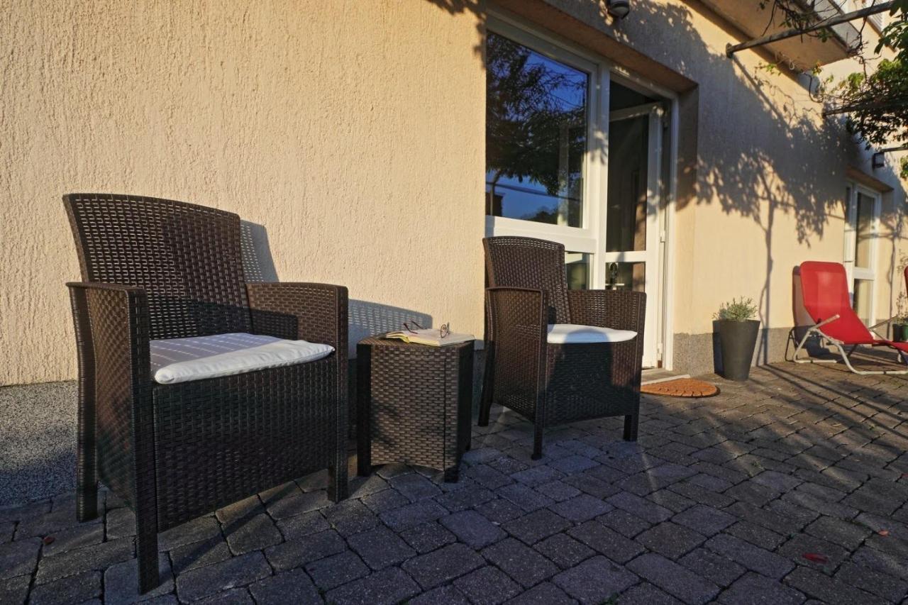 Apartman Studio Pesja Omisalj Exterior photo